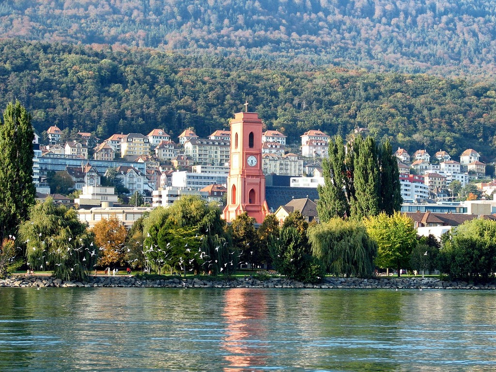 neuchatel-switzerland-town-architecture-buildings-ffd68b-1024